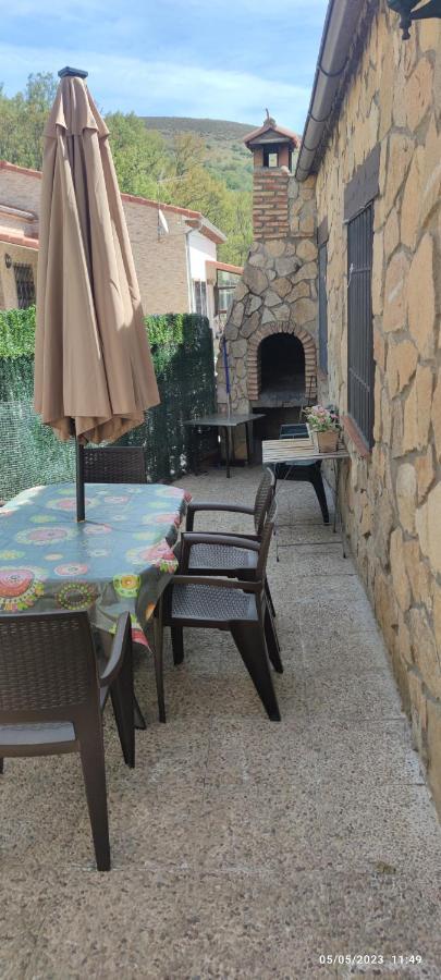 La Pasailla De Gredos Guest House Navacepeda de Tormes Ngoại thất bức ảnh